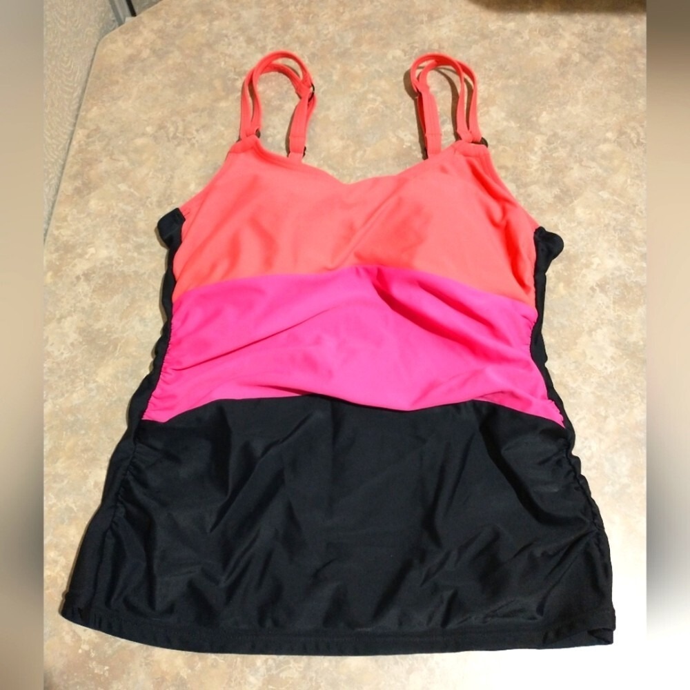 Croft & Barrow Size s/m? Black peach pink top  adjustable straps